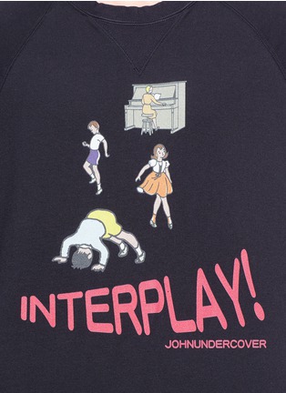 细节 - 点击放大 - JOHNUNDERCOVER - Interplay玩乐儿童印花鱼鳞布卫衣