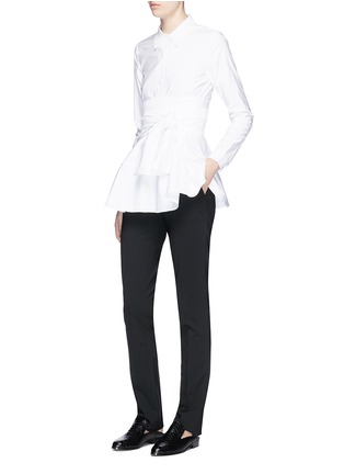 模特儿示范图 - 点击放大 - CO - 宽腰带纯棉府绸衬衫