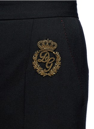 细节 - 点击放大 - DOLCE & GABBANA - 珠饰皇冠品牌标志露踝裤