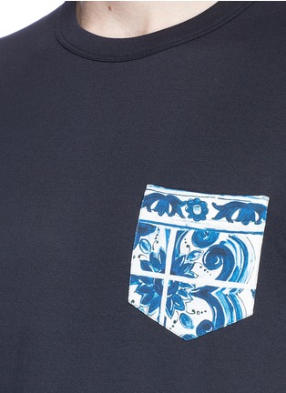细节 - 点击放大 - DOLCE & GABBANA - Capri陶器印花纯棉T恤