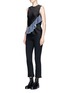模特儿示范图 - 点击放大 - HELMUT LANG - 牛仔荷叶边缎面背心