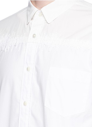 细节 - 点击放大 - SACAI - 折纹刺绣府绸衬衫