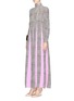 模特儿示范图 - 点击放大 - VALENTINO GARAVANI - 几何波浪拼接裙摆绉绸高领连衣裙