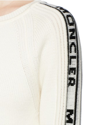 细节 - 点击放大 - MONCLER - 品牌名称提花初剪羊毛针织衫