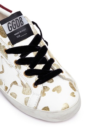 细节 - 点击放大 - GOLDEN GOOSE - Superstar幼儿款运闪粉心形小牛皮动鞋
