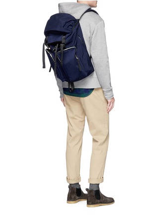 模特儿示范图 - 点击放大 - Lorinza - CORDURA®尼龙双肩背包