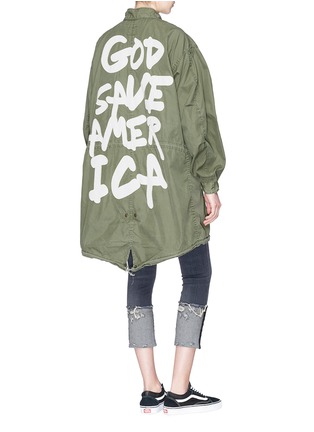 背面 - 点击放大 - R13 - God Save America英文标语拼贴oversize大衣