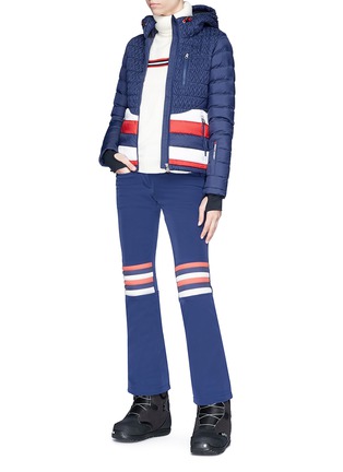 模特儿示范图 - 点击放大 - PERFECT MOMENT - Aurora拼色绗缝设计滑雪裤