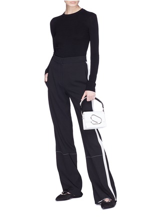 模特儿示范图 - 点击放大 - PROENZA SCHOULER - 纯色侧条纹阔腿裤