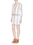 模特示范图 - 点击放大 - ALICE + OLIVIA - Jolene条纹刺绣皱面连衣裙