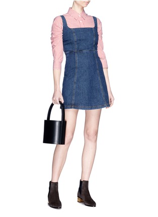 模特示范图 - 点击放大 - Alexa Chung - 镂空设计牛仔连衣裙