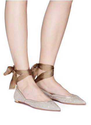 模特儿示范图 - 点击放大 - AQUAZZURA - Bliss Ballet绕踝系带八角星绒面尖头平底鞋