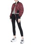 模特儿示范图 - 点击放大 - ACNE STUDIOS - Aila褶裥短款尼龙棒球夹克