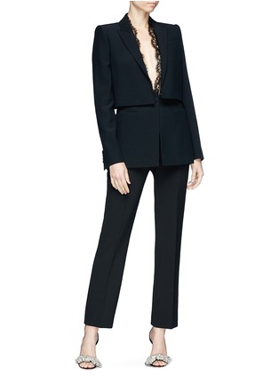 模特儿示范图 - 点击放大 - ALEXANDER MCQUEEN - 双层设计蕾丝开襟西服外套