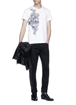 模特儿示范图 - 点击放大 - ALEXANDER MCQUEEN - 骷髅头及花叶图案纯棉T恤