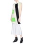 模特儿示范图 - 点击放大 - CALVIN KLEIN 205W39NYC - 搭叠设计条纹针织连衣裙