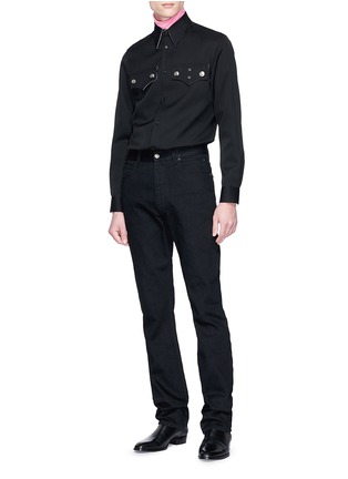 模特儿示范图 - 点击放大 - CALVIN KLEIN 205W39NYC - 品牌名称高领纯棉上衣