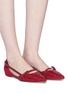 模特儿示范图 - 点击放大 - PEDDER RED - Kane蝴蝶结搭带仿水晶平底鞋