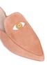 细节 - 点击放大 - STUART WEITZMAN - x Gigi Hadid EyeLove眼睛图案徽章绒面真皮穆勒鞋