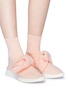 模特儿示范图 - 点击放大 - JOSHUA SANDERS - 蝴蝶结饰运动袜靴