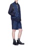 模特儿示范图 - 点击放大 - SACAI - 罗缎侧条纹爱心格纹印花短裤