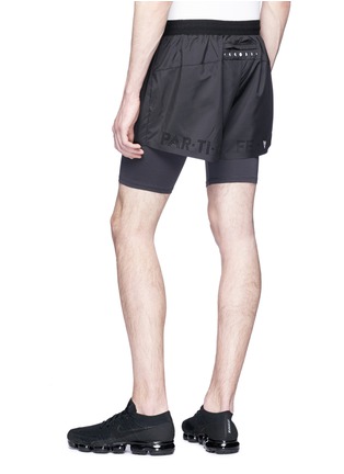 背面 - 点击放大 - PARTICLE FEVER - 激光切割品牌名称双层短裤