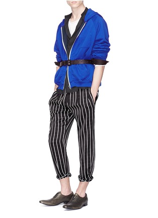 模特儿示范图 - 点击放大 - HAIDER ACKERMANN - 拼色条纹休闲裤