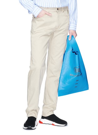 模特儿示范图 - 点击放大 - BALENCIAGA - Supermarket Shopper BB品牌标志真皮托特包