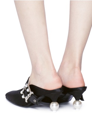 正面 -点击放大 - YUUL YIE - 人造珍珠鞋跟缎面玛丽珍鞋