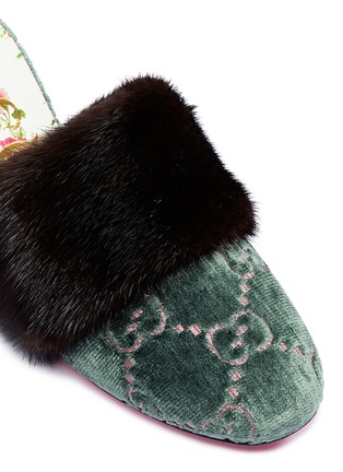 细节 - 点击放大 - GUCCI - GG embroidered mink fur trim velvet mules