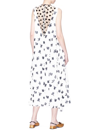 模特示范图 - 点击放大 - TOGA ARCHIVES - 花卉图案网纱拼接连衣裙