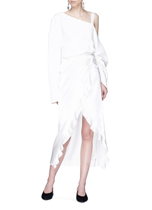 模特示范图 - 点击放大 - ELISSA MCGOWAN - 'Raw Wave' ruffle satin mock wrap skirt