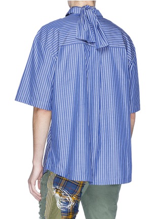 背面 - 点击放大 - JUNWEI LIN - 可拆式领巾短袖条纹衬衫