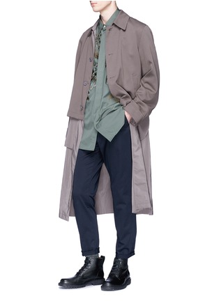 模特儿示范图 - 点击放大 - DRIES VAN NOTEN - Revell双层设计混棉大衣