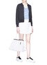 模特儿示范图 - 点击放大 - CALVIN KLEIN PERFORMANCE - 品牌名称腰带弹力半身裙