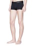 模特儿示范图 - 点击放大 - CALVIN KLEIN UNDERWEAR - Focused Fit品牌名称平脚内裤