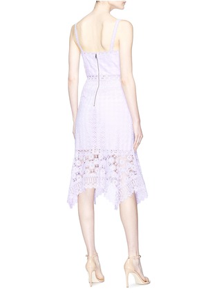 模特示范图 - 点击放大 - ALICE + OLIVIA - Tamika镂空设计花卉蕾丝连衣裙