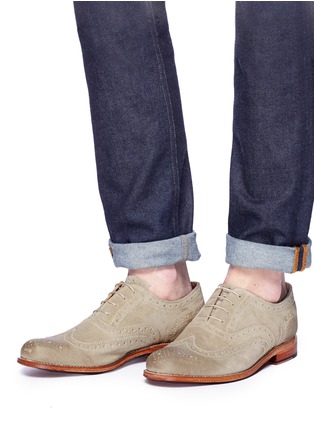 模特儿示范图 - 点击放大 - Grenson - William做旧感绒面真皮牛津鞋