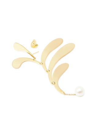 细节 - 点击放大 - Anissa Kermiche - Mobile Doré珍珠吊坠镀金树叶单只耳环
