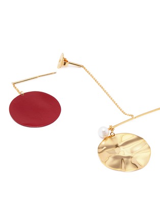 细节 - 点击放大 - Anissa Kermiche - Mobile Rouge珍珠及搪瓷点缀镀金吊坠耳环
