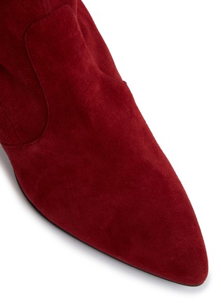 细节 - 点击放大 - STUART WEITZMAN - Cling弹力绒面真皮小猫跟短靴