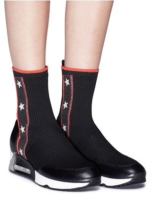 模特儿示范图 - 点击放大 - ASH - Liberty闪亮五角星条纹针织运动袜靴