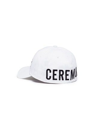 模特儿示范图 - 点击放大 - OPENING CEREMONY - 品牌名称刺绣纯棉棒球帽