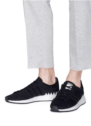 模特儿示范图 - 点击放大 - adidas x NEIGHBORHOOD - Chop Shop锯齿图案针织运动鞋