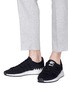 模特儿示范图 - 点击放大 - adidas x NEIGHBORHOOD - Chop Shop锯齿图案针织运动鞋