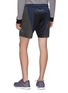 背面 - 点击放大 - ISAORA - Shadow反光细节拼色运动短裤