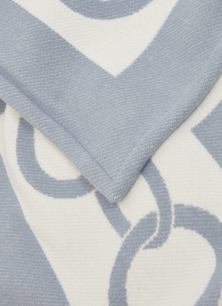 细节 –点击放大 - FRETTE - Chains圆环链条提花初剪羊毛薄毯－浅蓝色及奶白色