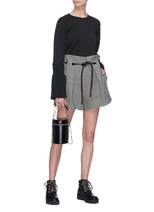 模特儿示范图 - 点击放大 - 3.1 PHILLIP LIM - 拼色格纹纸袋裤