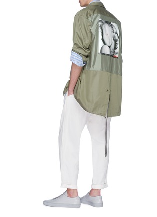 模特儿示范图 - 点击放大 - PABLO ROCHAT - Hey Boo 1953玛丽莲梦露肖像印花oversize衬衫式外套
