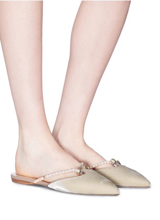 模特儿示范图 - 点击放大 - RENÉ CAOVILLA - 蝴蝶结装饰人造珍珠搭带天鹅绒拖鞋